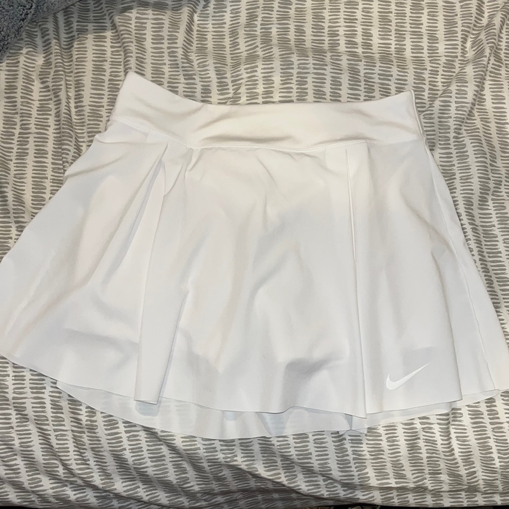 NWOT Nike Women's Core Club 14" Skirt